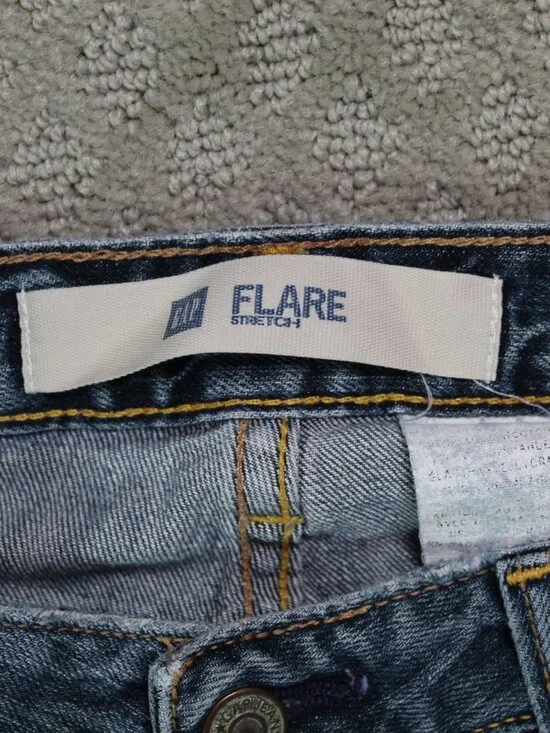 Vintage 90s GAP Jeans Womens 4 Blue Flare Leg Denim Made in USA Fades Fray - Picture 3 of 7